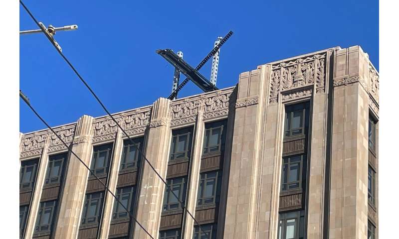 'X' logo installed atop Twitter building, spurring San Francisco to investigate permit violation