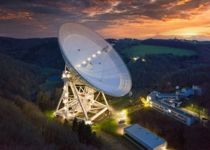 The Effelsberg 100-metre radio telescope in Germany is part of the European Pulsar Timing Array. 