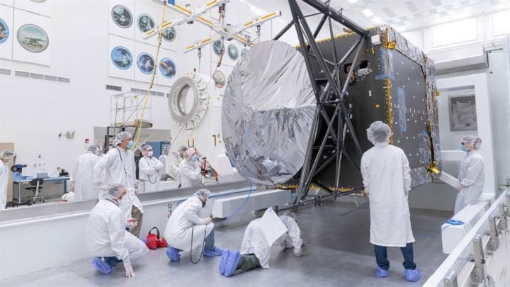 Inspection of the Psyche spacecraft at NASA’s Jet Propulsion Laboratory in California, USA. 