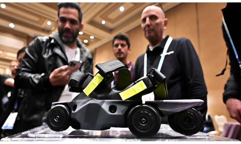 Moonwalkers are not "(roller) skates -- they don't coast... If you stop walking, they don't move at all," explains Shift Robotics marketing director David Politis