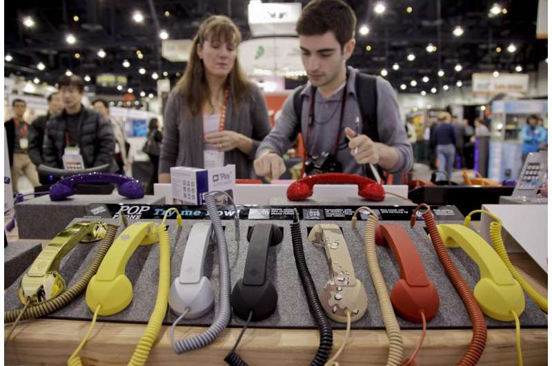 This week's cellphone outage makes it clear: In the United States, landlines are languishing