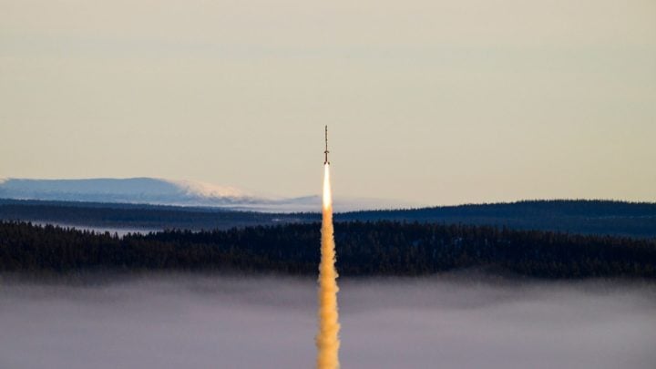 Successful launch of MAPHEUS 14
DLR's MAPHEUS 14 high-altitude research rocket successfully completed its first regular flight with the new Red Kite rocket motor at 08:27 CET on 27 February 2024. Lifting off from the ground in foggy weather at the launch site at the Swedish rocket base in Esrange, it reached an altitude of 265 kilometres.