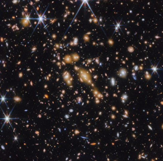 Galaxy cluster SPT-CL J0615−5746 