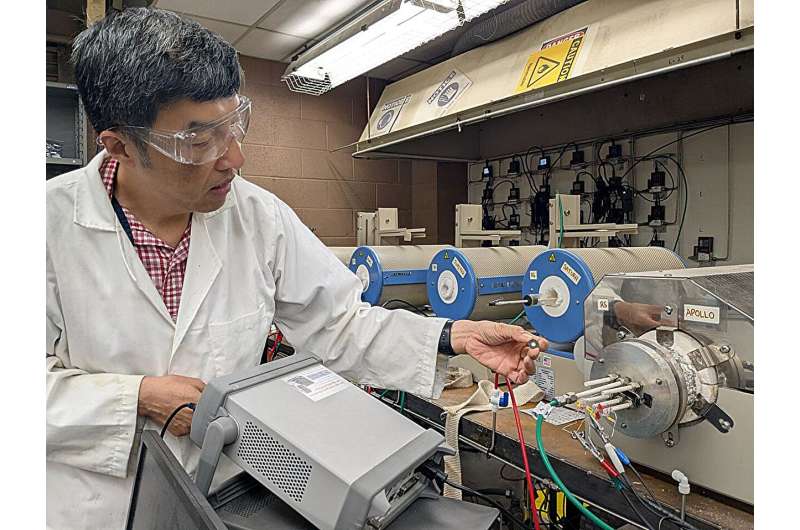 WVU fuel cell can stabilize power grid by making, storing energy in extreme industrial conditions