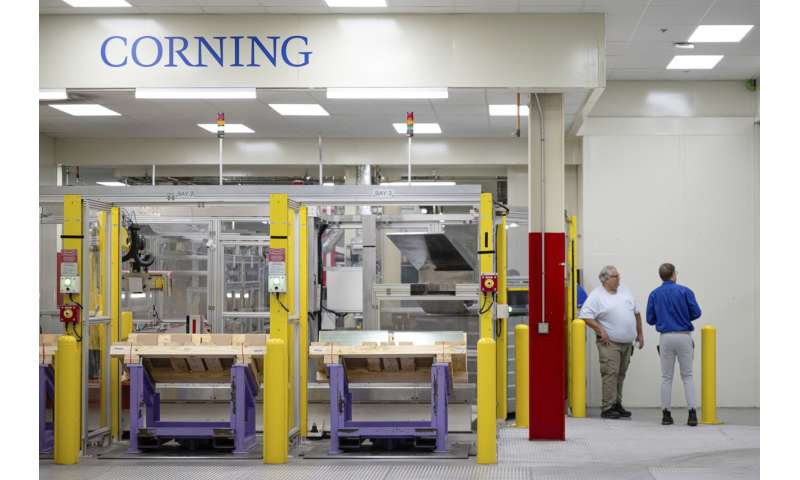 Apple deepens its ties to a Kentucky plant that produces cover glass for iPhone and Apple Watch