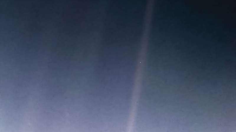 Vintage NASA: See Voyager's 1990 'Solar System Family Portrait' debut